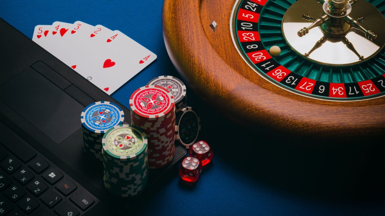 Indonesia Online Gambling Laws: The Worst Impact on Users